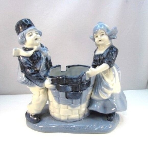 Vintage Ceramic Blue Delft Dutch Couple Figurine Planter Made In Japan - Picture 1 of 11